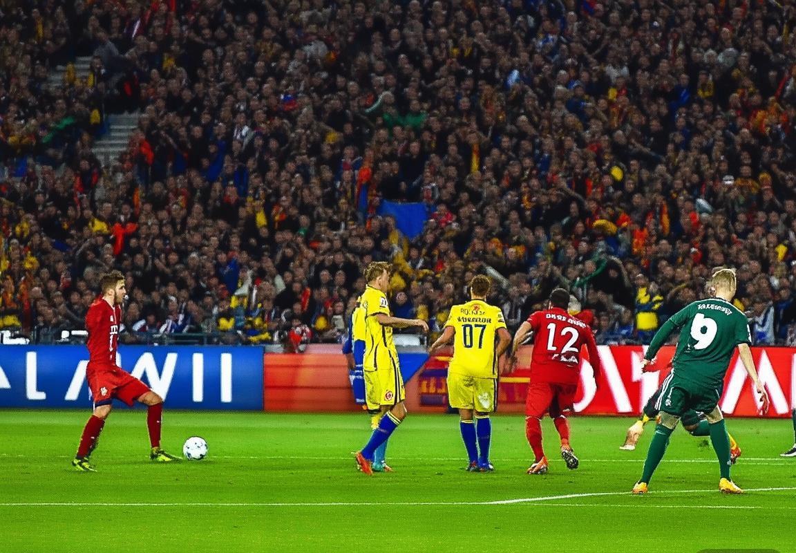 拜仁慕尼黑VS瓦伦西亚：经典对决战术解析与球员亮点(图1)