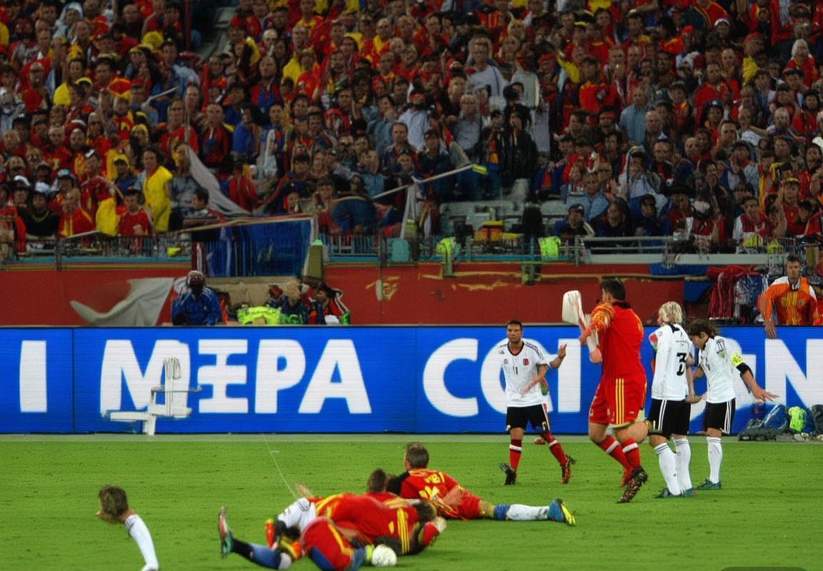 2010世界杯经典对决：西班牙VS德国巅峰之战回顾(图1)